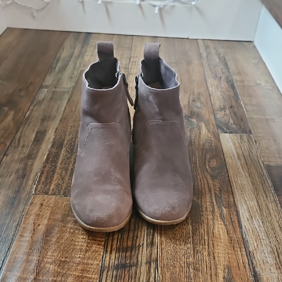 Vionic Women's Buttery Soft‎ Suede Leather Ankle Boots - Picture 5 of 10